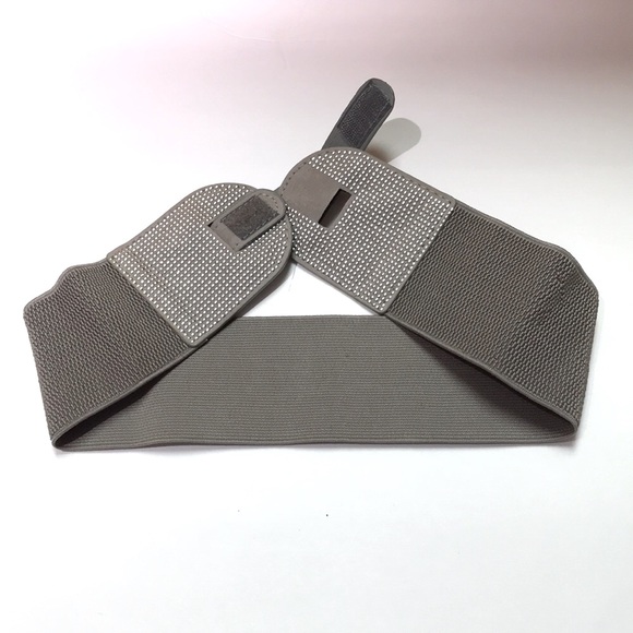 Elastic Waist Belt with Silver Dots and Velcro Closure - Picture 3 of 3